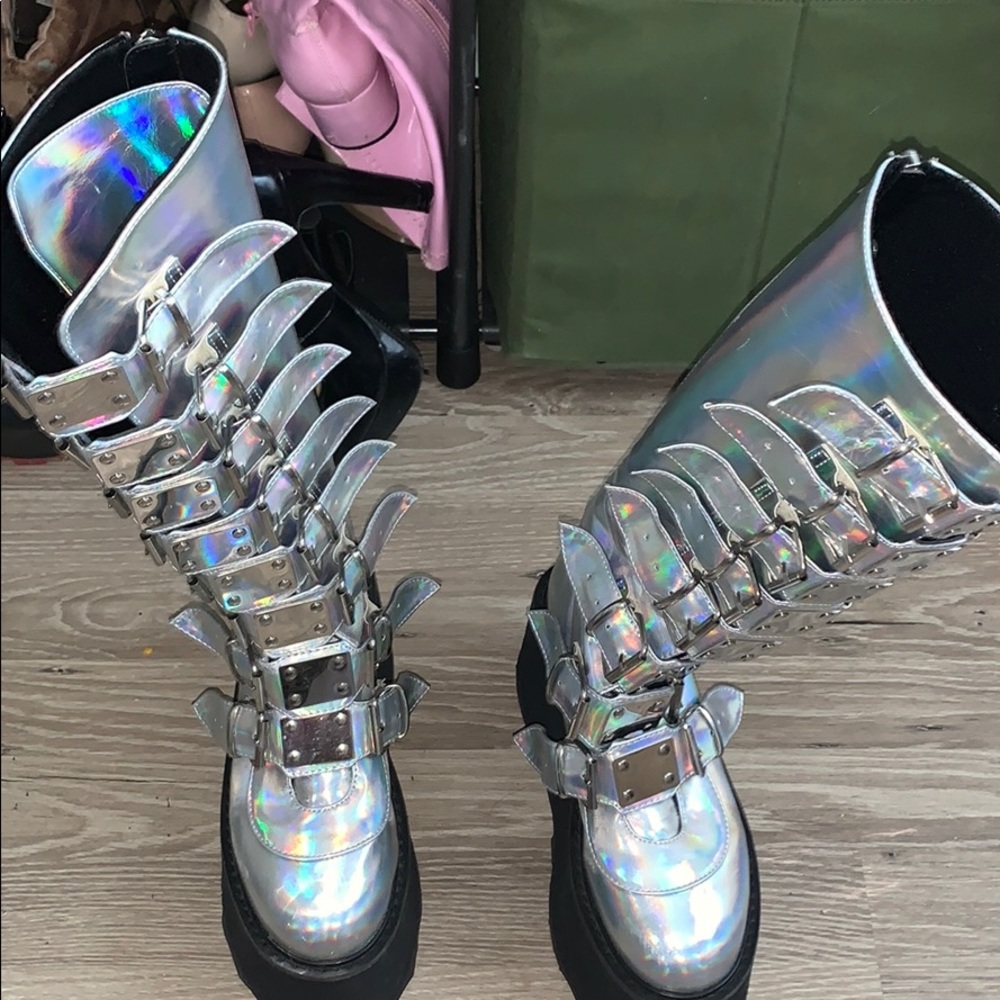 DEMONIA SHOES TRADE - Picture 4 of 7